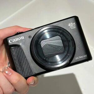Canon PowerShot SX740 HS 20.3MP Digital Camera 40x Optical Zoom Wi-Fi Black